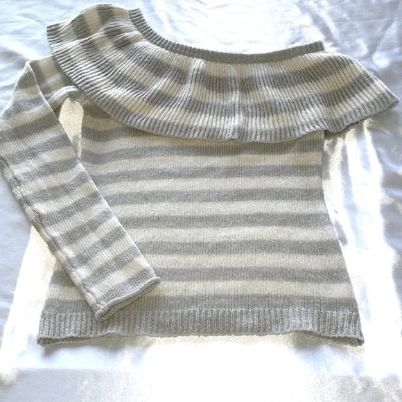 ROMEO & JULIET COTURE Y2K One Shoulder Stripe Sweater Gray & Winter White Size M - Picture 8 of 13